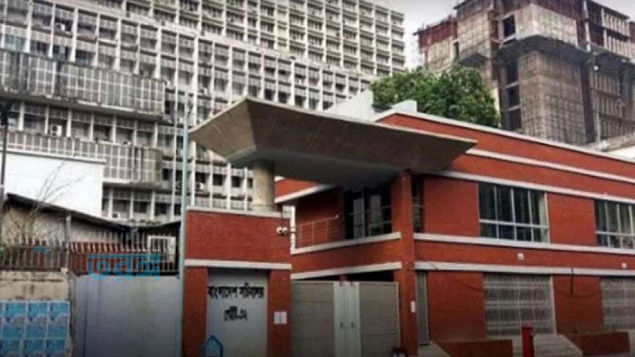 কালোধারা বাতিলের দাবিতে ফুঁসছেন কর্মচারীরা