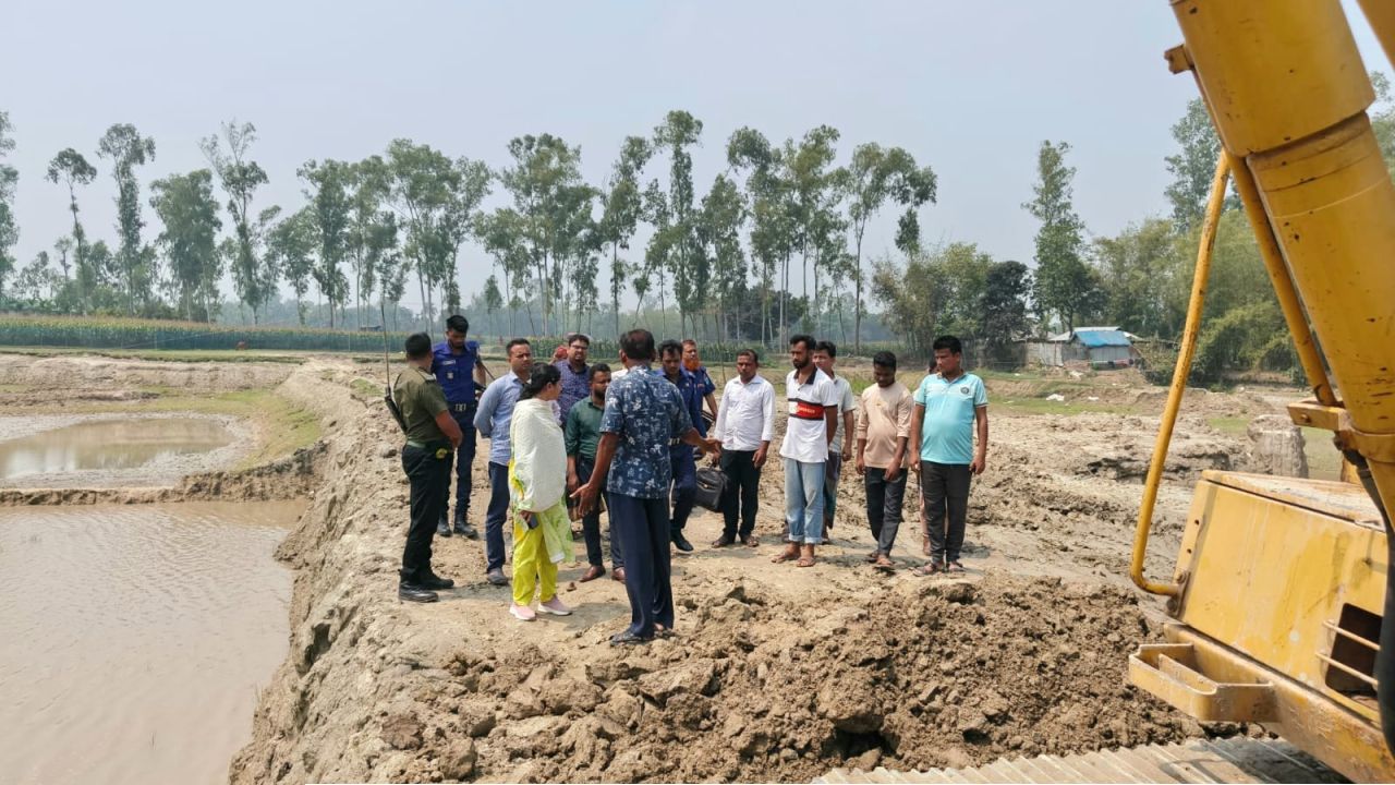 কুড়িগ্রামে অবৈধভাবে কৃষিজমি খনন, ১ লাখ টাকা জরিমানা