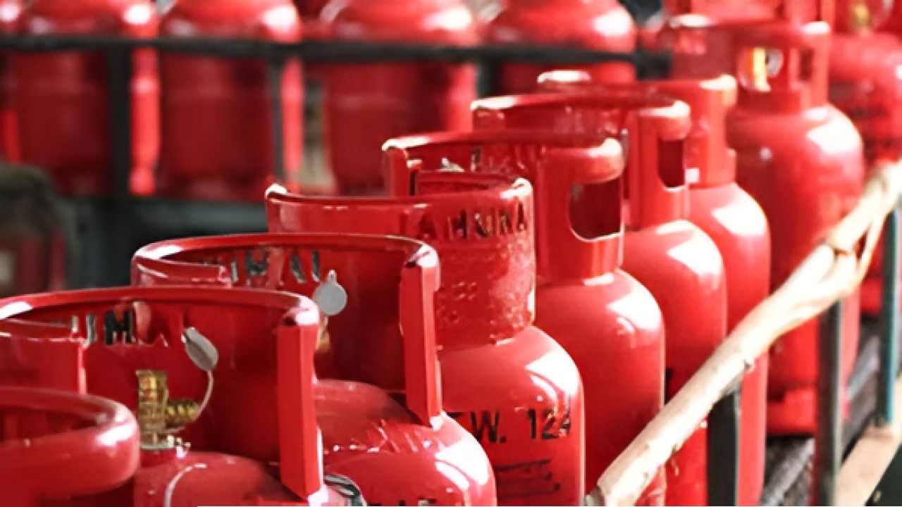 একলাফে এলপি গ্যাসের দাম বাড়ল ৩৮৭ টাকা