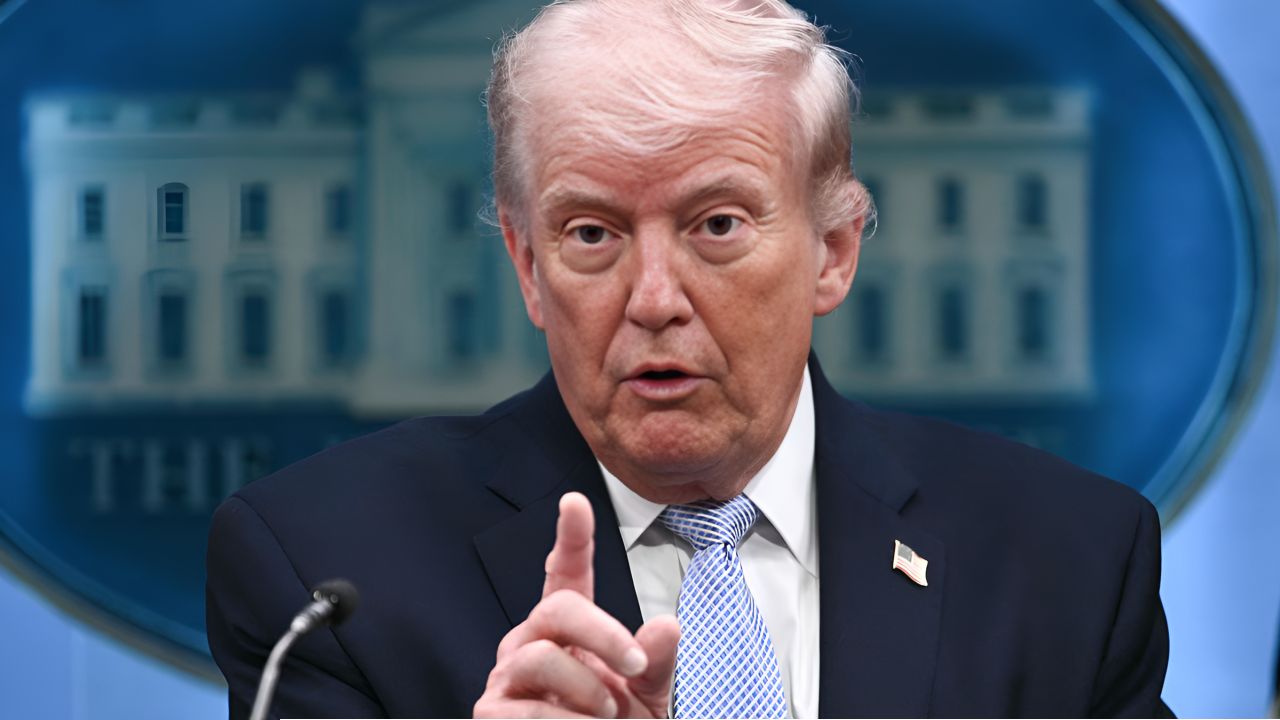 আজ রাতেই ইরানকে ‘সম্পূর্ণ ধ্বংস’ করার হুমকি ট্রাম্পের