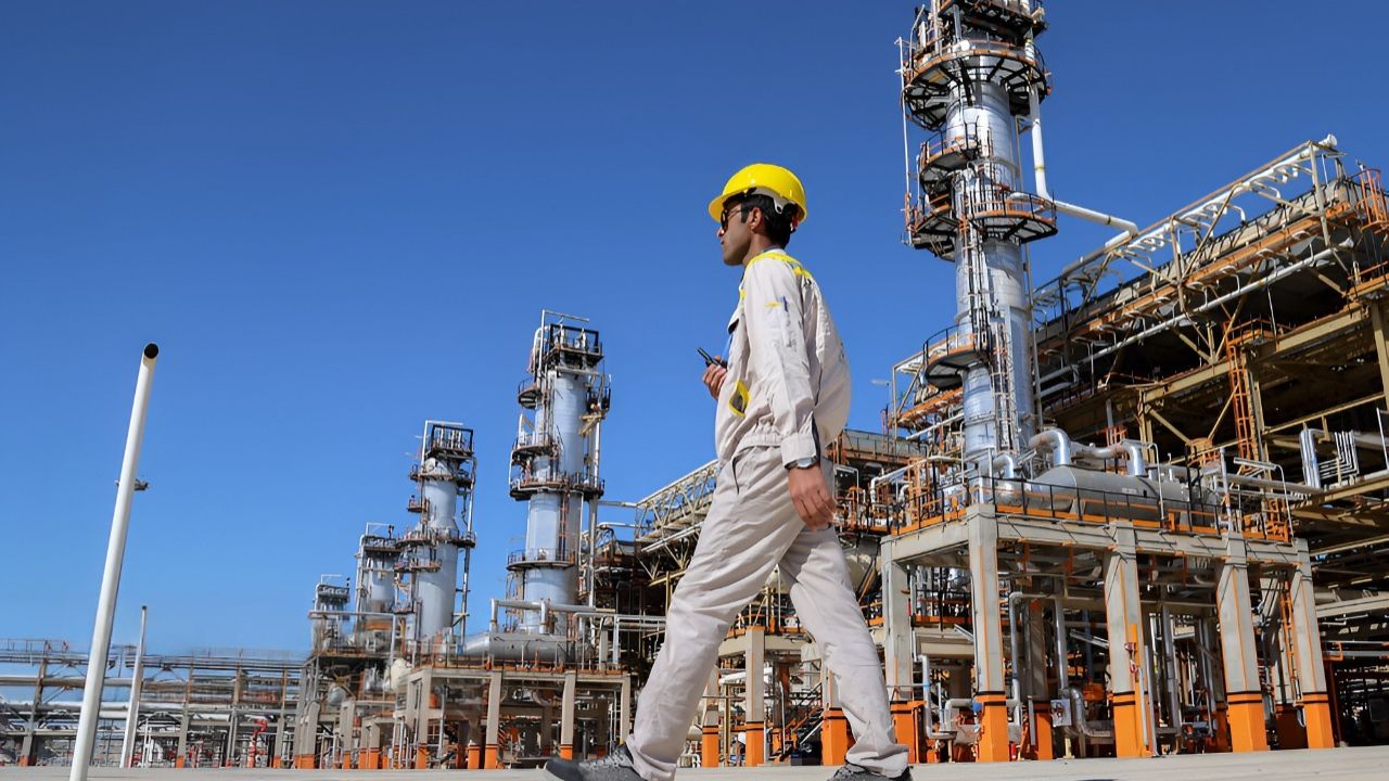 ক্ষতি সামলে দ্রুত জ্বালানি সক্ষমতা ফেরাতে চায় ইরান