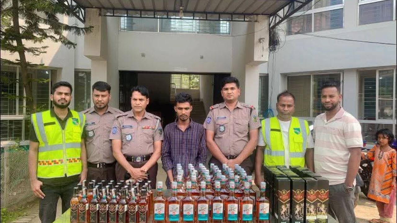 ভালুকায় ৯০ বোতল ভারতীয় মদ উদ্ধার, আটক-১