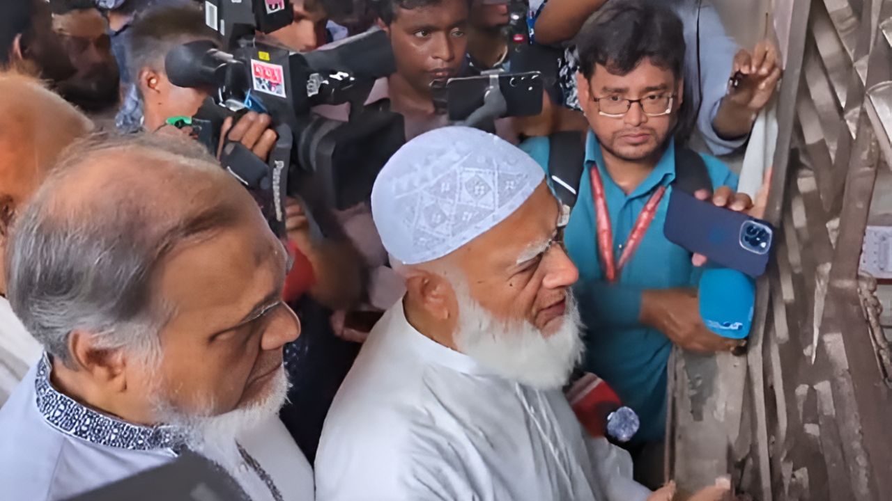 জনদুর্ভোগ যাচাইয়ে পেট্রলপাম্প পরিদর্শনে জামায়াতে আমির 