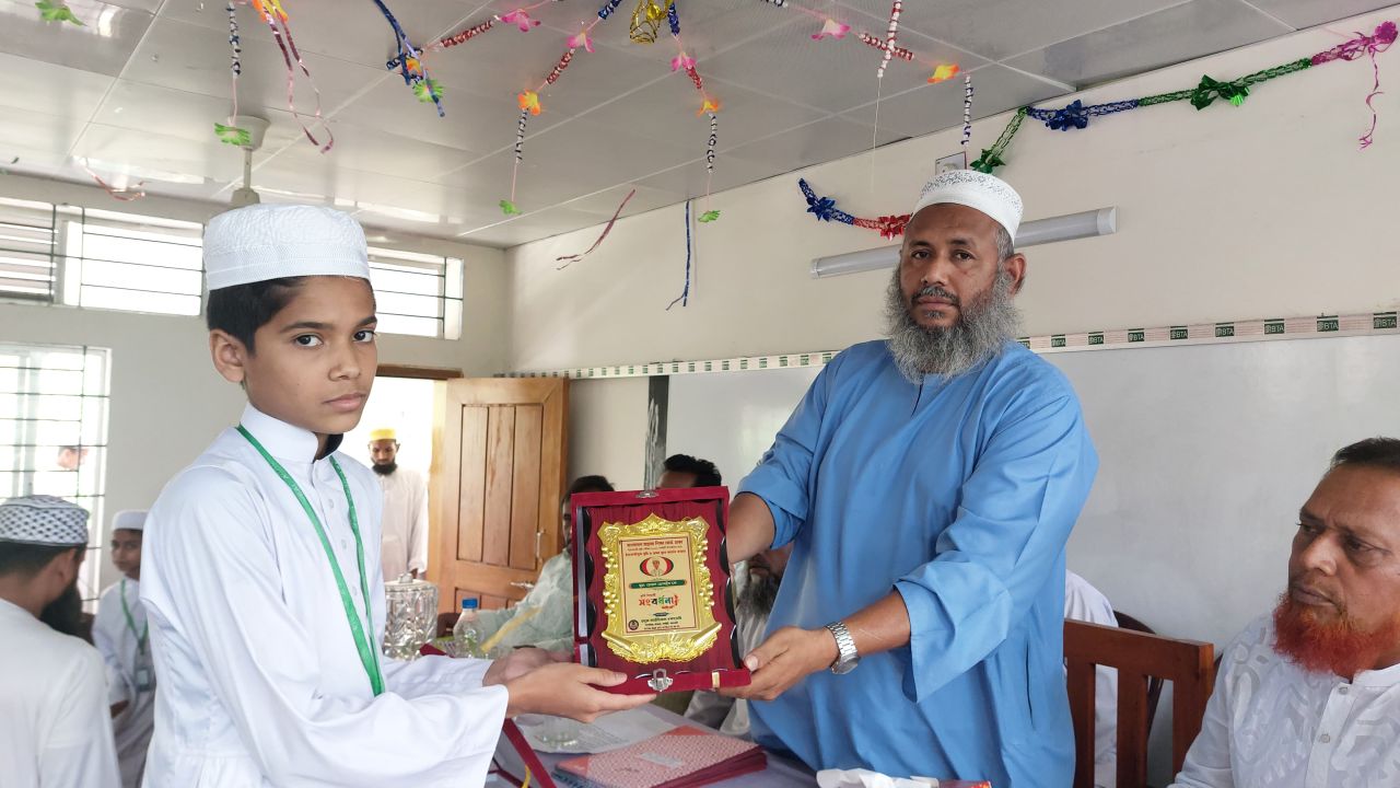 নলছিটি হদুয়া আইডিয়াল একাডেমিতে বৃত্তিপ্রাপ্ত শিক্ষার্থীদের সংবর্ধনা