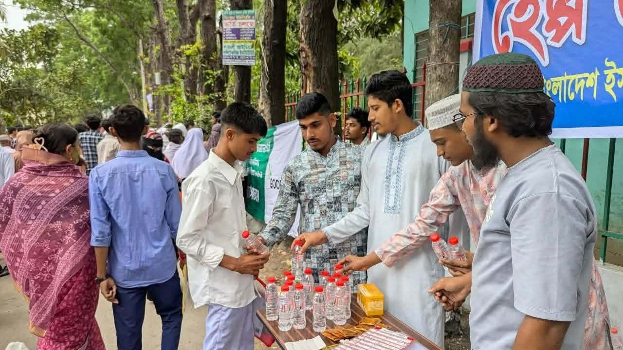এসএসসি পরীক্ষার্থীদের সহায়তায় ছাত্রশিবিরের হেল্প ডেস্ক স্থাপন