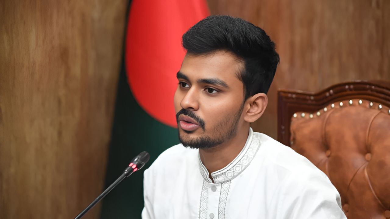 মাঝে মাঝে বিদ্যুৎ যায় না কি আসে, আসিফ মাহমুদের প্রশ্ন