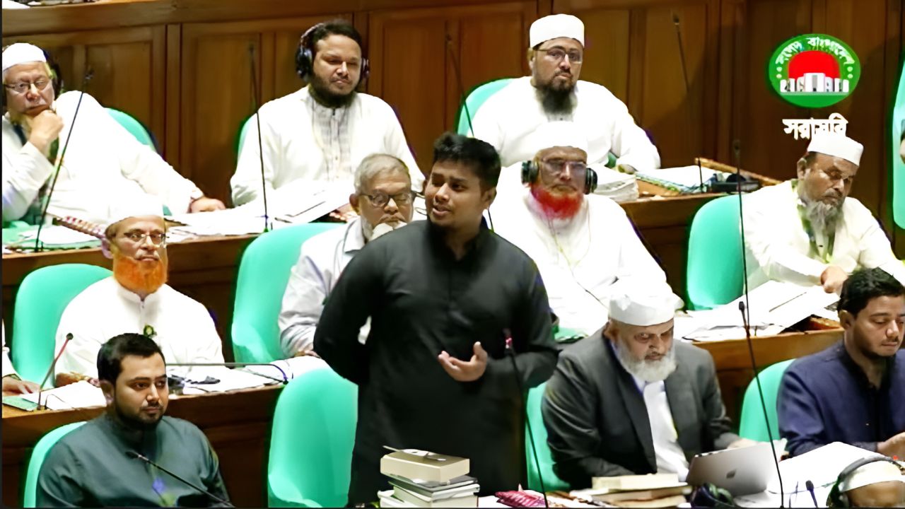 আবার একটা ভয়ের ও আতঙ্কের পরিবেশ সৃষ্টি করা হচ্ছে: হাসনাত আবদুল্লাহ