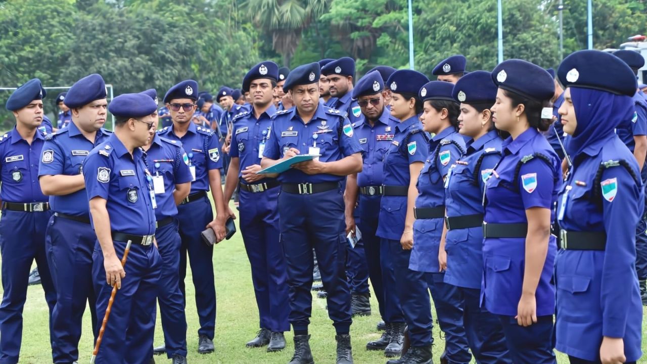চুয়াডাঙ্গায় জেলা পুলিশের জাঁকজমকপূর্ণ মাস্টার প্যারেড ও কিট পরিদর্শন