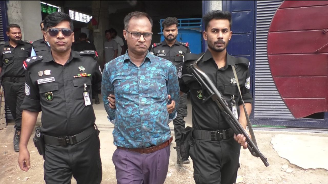 যশোরে লাইসেন্স ছাড়াই চলছিল উৎপাদন, ব্যবসায়ীকে জেল ও জরিমানা