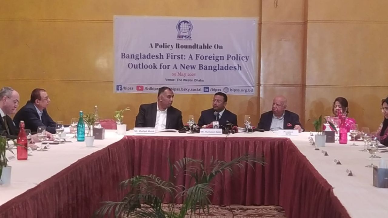 'বাংলাদেশ ফার্স্ট’ নীতিতে বহুমুখী ও ভারসাম্যপূর্ণ পররাষ্ট্রনীতি গড়বে সরকার: হুমায়ুন কবীর