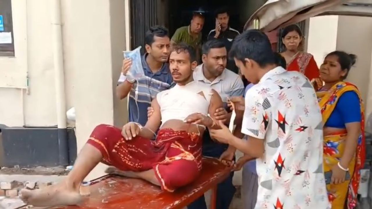 ঝালকাঠিতে জমি নিয়ে বিরোধ, একই পরিবারের ৪ জন আহত