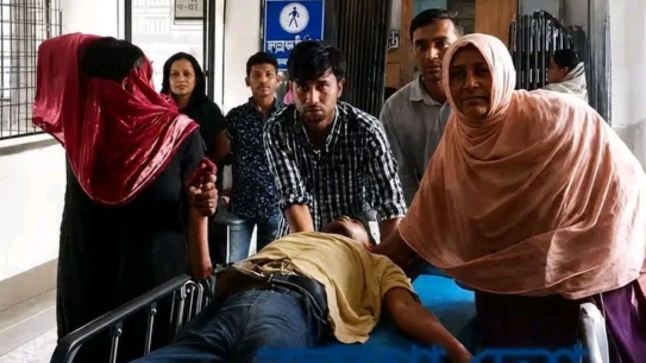 চুয়াডাঙ্গায় দুই মোটরসাইকেলের মুখোমুখি সংঘর্ষ