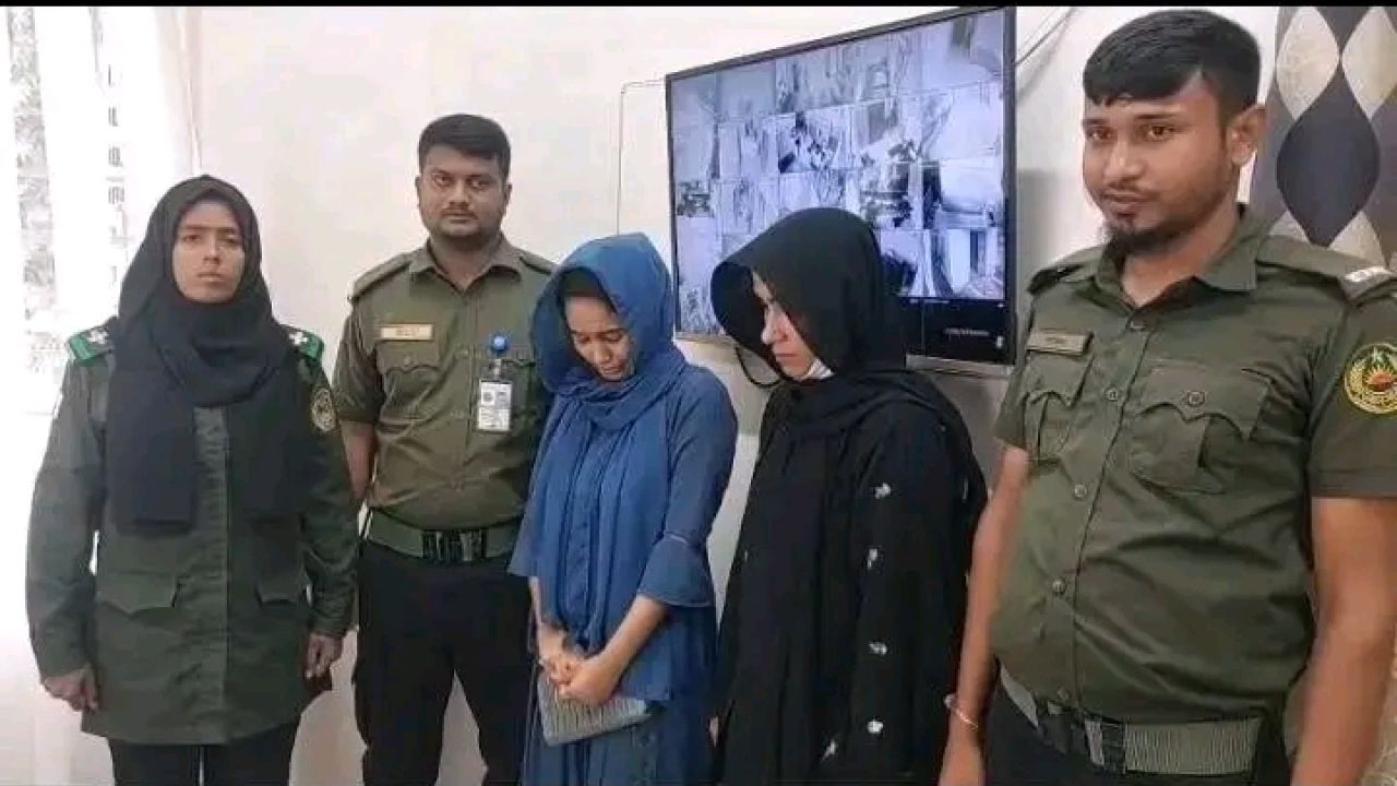 পাসপোর্ট করতে এসে দুই রোহিঙ্গা নাগরিক আটক
