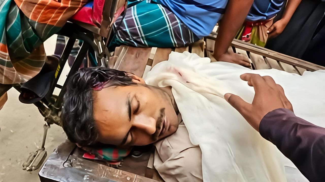 দামুড়হুদায় ত্রিমুখী মোটরসাইকেল সংঘর্ষে নিহত ১, আহত ৩ 