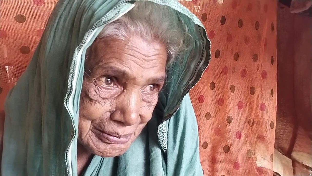 ৮৫ বছরের বৃদ্ধা কোহিনুরের মানবেতর জীবন, মাথা গোঁজার ঠাঁই ও চিকিৎসার আকুতি