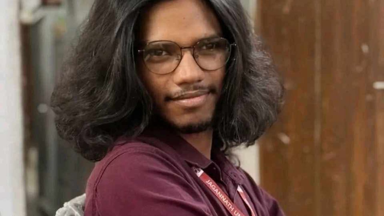 মেস থেকে জবি শিক্ষার্থীর ঝুলন্ত মরদেহ উদ্ধার