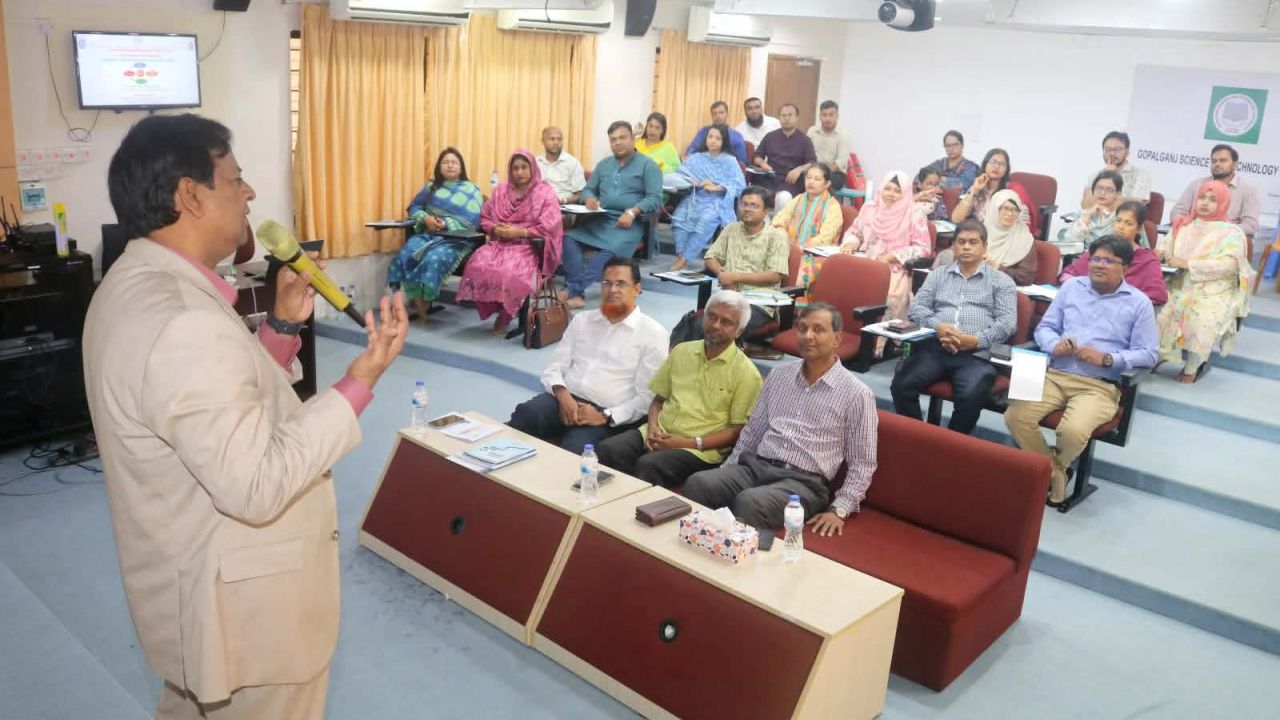 গোবিপ্রবিতে ওবিই কারিকুলাম বাস্তবায়নে দুই দিনব্যাপী প্রশিক্ষণ সম্পন্ন