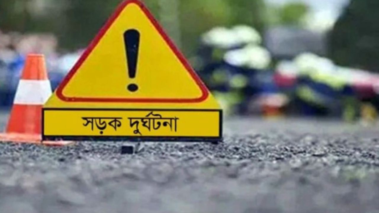  যশোর-বেনাপোল মহাসড়কে দুই মোটরসাইকেলের মুখোমুখি সংঘর্ষে নিহত ৩, আহত ২