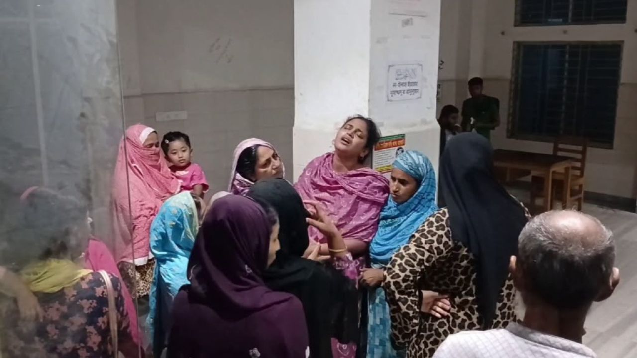 গোপালগঞ্জে নিজের বাসের চাপায় মালিক নিহত 